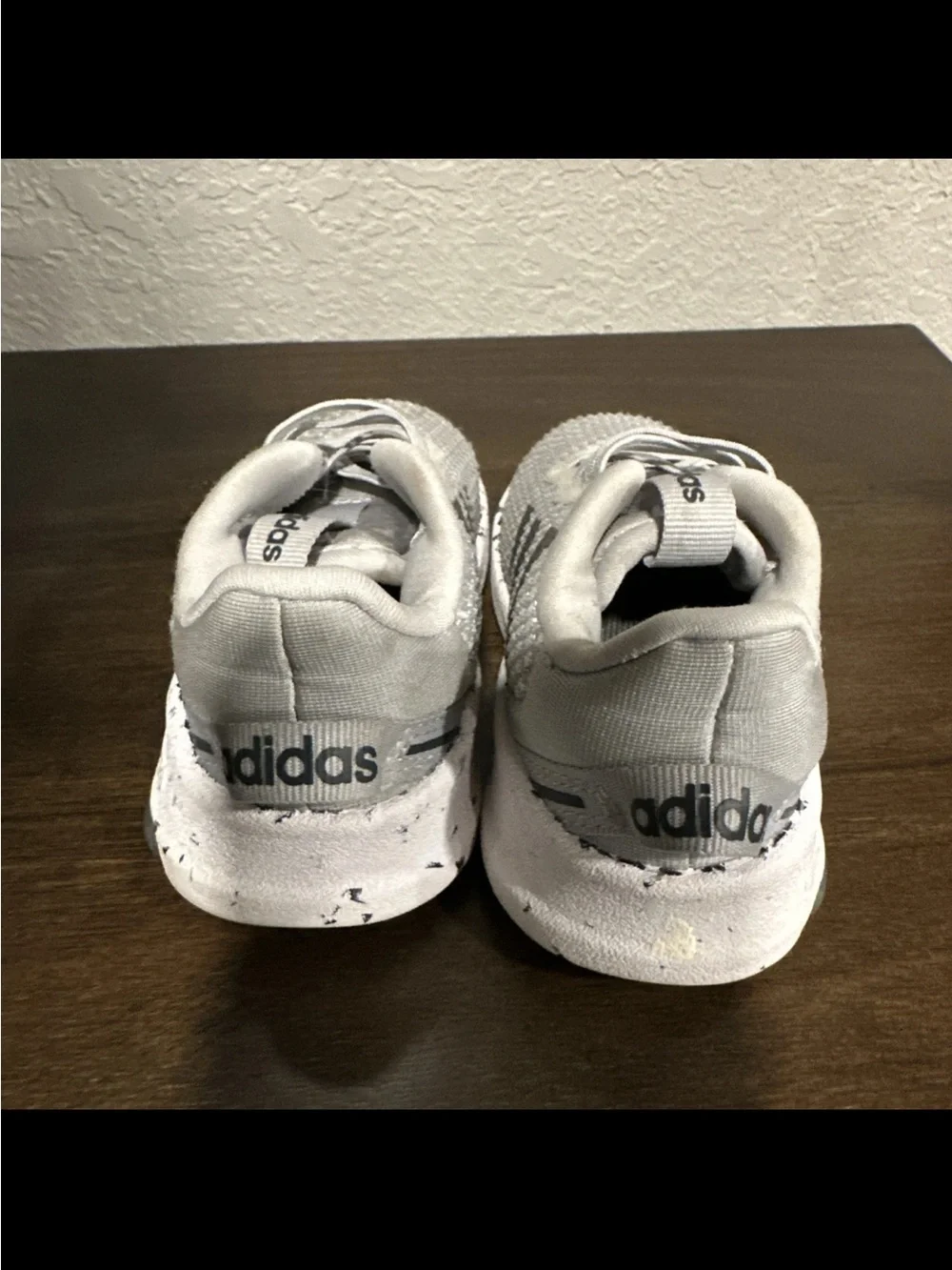 Adidas Infant pull on sneakers Gray Knit Athletic Shoes, size 5K
